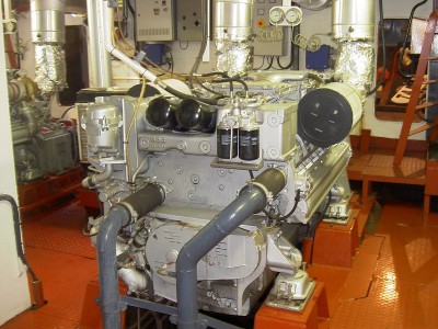 moteurs 002.JPG