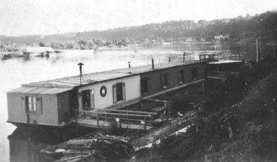 Bateau logement Printemps au Coudray - 1943.jpg