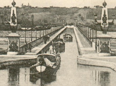 Briare - Pont-canal 3 berrichons  NB.jpg