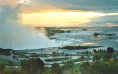 Niagara 2.JPG (43.35 Kio) Vu 1482 fois Niagara 2.JPG
