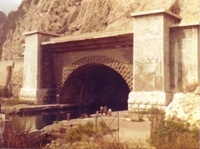 TUNNEL DU ROVE [800x600].jpg