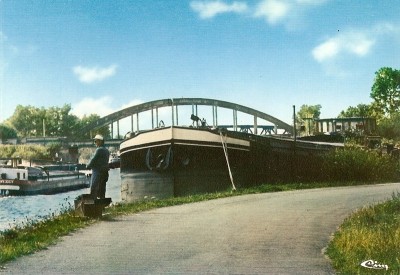 Solvay 66 - Aubigny-au-Bac (Nord) - Le canal [vagus].jpg