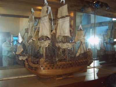 maquette ou alain a couche.JPG (158.89 Kio) Vu 814 fois maquette ou alain a couche.JPG