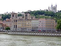 250px-Lyon_St_Jean_Basilica_Notre_Dame_de_Fourviere.jpg