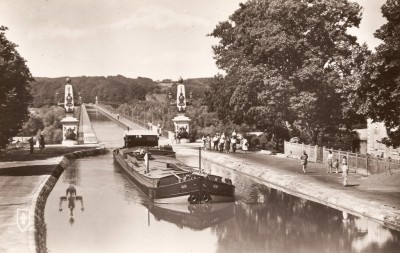 Briare - Le pont-canal - GS.jpg (559.64 Kio) Vu 1925 fois Briare - Le pont-canal - GS.jpg