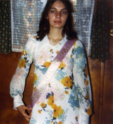 Chantal miss St Jean de Losne 06 07 1981a.jpg (440.37 Kio) Vu 2145 fois Chantal miss St Jean de Losne 06 07 1981a.jpg