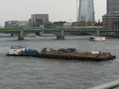 ps+barge-londres.JPG