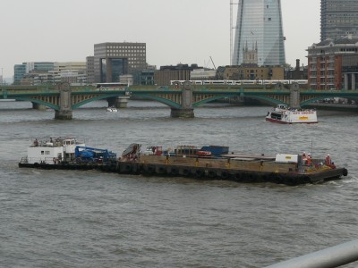 ps+barge-londres.JPG (264.61 Kio) Vu 3998 fois ps+barge-londres.JPG