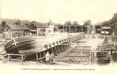 02 - 26B - Laneuveville-devant-Nancy - Atelier de construction de bateaux de M. Broutin.jpg (812.61 Kio) Vu 28104 fois 02 - 26B - Laneuveville-devant-Nancy - Atelier de construction de bateaux de M. Broutin.jpg