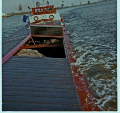 1977 zand geladen Maasbommel.jpg