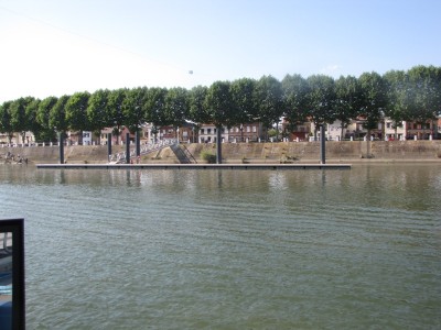 ponton de plaisance a Oissel.jpg