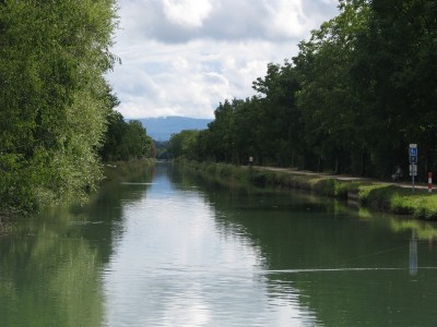 Canal de Huningue (2).JPG (255.64 Kio) Vu 2742 fois Canal de Huningue (2).JPG