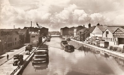 Paris XIXme - Le canal de l'Ourcq (vagus).jpg