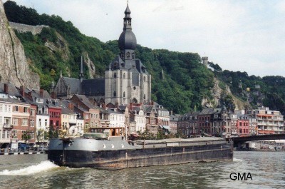 shark-dinant-14_08_2002.JPG (111.18 Kio) Vu 3093 fois shark-dinant-14_08_2002.JPG