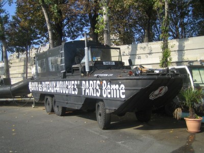 DUKW-mouche-av.JPG