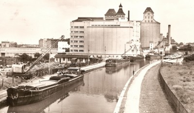 Pantin - Le canal de l'Ourcq - Les moulins (vagus).jpg