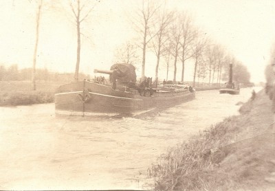 péniche porte canon - Dieue-sur-Meuse, 1917 (vagus).jpg