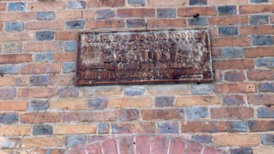 Ecluse du Puits - plaque.jpg (78.54 Kio) Vu 2929 fois Ecluse du Puits - plaque.jpg