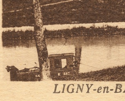 Ligny-en-Barrois - Le pont de la Herval sur le canal de la Marne au Rhin (tracteur) (vagus).jpg