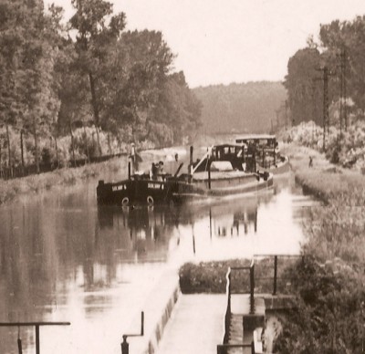 Solvay 6 - Pargny-sur-Saulx (Marne) - L'écluse sur le canal de la Marne au Rhin - Pont canal (détail).jpg (229.02 Kio) Vu 5249 fois Solvay 6 - Pargny-sur-Saulx (Marne) - L'écluse sur le canal de la Marne au Rhin - Pont canal (détail).jpg