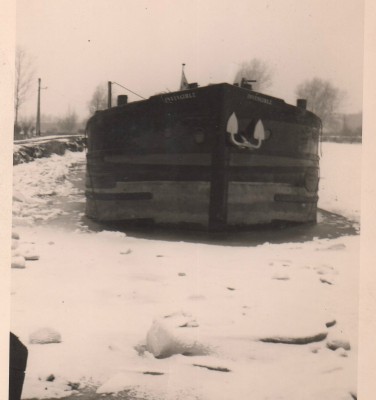 invincible.jpg (97.88 Kio) Vu 3416 fois invincible.jpg