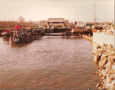 010 00 3.jpg (84.01 Kio) Vu 2777 fois 010 00 3.jpg