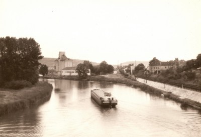 Solvay 91 - Dormans (Marne) - Silo et bords de Marne.jpg