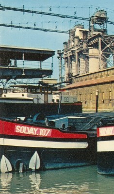 Solvay 107 - Dombasle-sur-Meurthe (M.-et-M.) - Les péniches à l'usine Solvay (détail).jpg