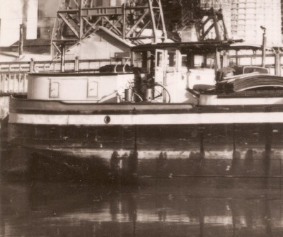 Solvay 116 - Tavaux-Cités (Jura) - Usine Solvay - Le pont transbordeur et les fours à chaux (détail).jpg (255.52 Kio) Vu 9132 fois Solvay 116 - Tavaux-Cités (Jura) - Usine Solvay - Le pont transbordeur et les fours à chaux (détail).jpg