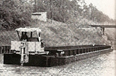 Solbay barge 4 - pub Schottel in Voies Navigables de France, 1967 (1).jpg