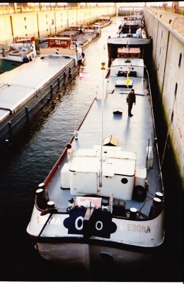 une éclusée de bateaux (519x800).jpg (288.54 Kio) Vu 1636 fois une éclusée de bateaux (519x800).jpg
