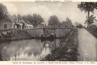 Ancy-le-Franc (Yonne) - L'écluse (vagus).jpg