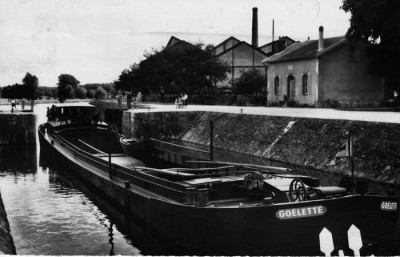 GOELETTE                Ecluse de Bray sur Seine.jpg