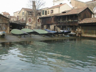Chantier de Gondoles.jpg (167.66 Kio) Vu 4422 fois Chantier de Gondoles.jpg