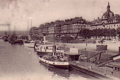 Remorqueur Guêpe 26   Rouen quai de la bourse.jpg