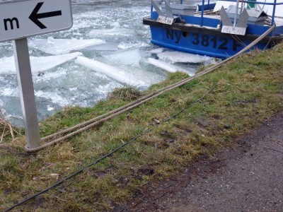 PELICAN - Méréville 16 février 2012 - amarrage (2).JPG (177.6 Kio) Vu 1758 fois PELICAN - Méréville 16 février 2012 - amarrage (2).JPG