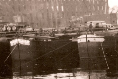 Rouen - pont de bateaux - juin-juillet 1940 (YPORT et COURRIERES) (vagus) (3).jpg (184.85 Kio) Vu 2782 fois Rouen - pont de bateaux - juin-juillet 1940 (YPORT et COURRIERES) (vagus) (3).jpg