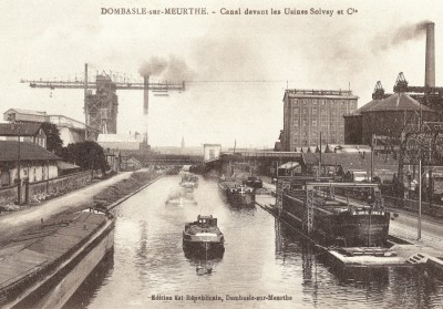 remorqueur St GEORGES ex 1 (11) - Dombasle-sur-Meurthe - Canal devant les usines Solvay et Cie (vagus).jpg