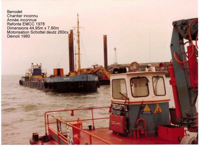 BENODET Chaland à portes.jpg (149.42 Kio) Vu 1316 fois BENODET Chaland à portes.jpg