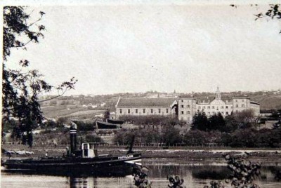 Remorqueur Papillon à Neuviille sur Saône.jpg (55.56 Kio) Vu 3114 fois Remorqueur Papillon à Neuviille sur Saône.jpg