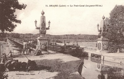 Briare (Loiret) - Le pont-canal (longueur 662m) (Copier).jpg