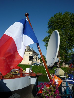 P1100038PORTEDRAPEAU.jpg