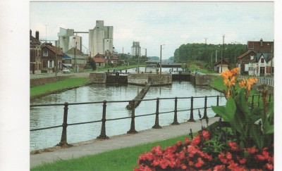 écluse chauny 002.jpg (286.79 Kio) Vu 3406 fois écluse chauny 002.jpg