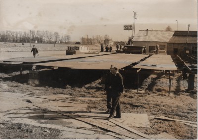 Chantier naval (1).jpg (378.91 Kio) Vu 11518 fois Chantier naval (1).jpg