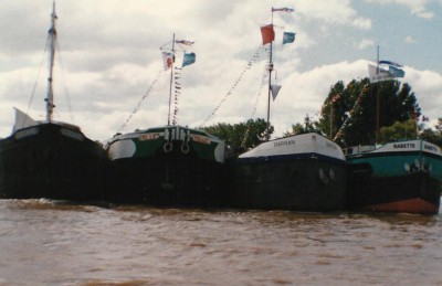 photo bateau langoiranfeu de garonne.jpg (107.86 Kio) Vu 1678 fois photo bateau langoiranfeu de garonne.jpg