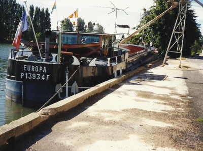 photo bateau Europa pont sur yonne.jpg