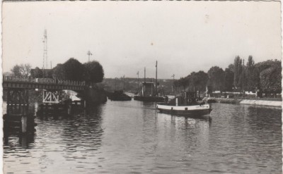 cp écluse bougival 003.jpg (290.08 Kio) Vu 1852 fois cp écluse bougival 003.jpg