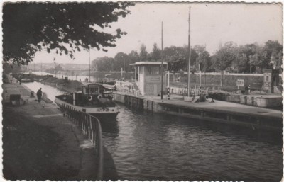 cp écluse bougival 002.jpg (327.16 Kio) Vu 1852 fois cp écluse bougival 002.jpg