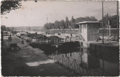 cp écluse bougival 001.jpg (304.72 Kio) Vu 1852 fois cp écluse bougival 001.jpg