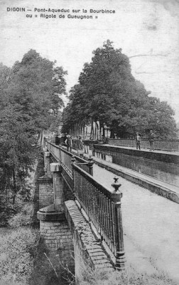 pont canal sur la Bourbince.jpg